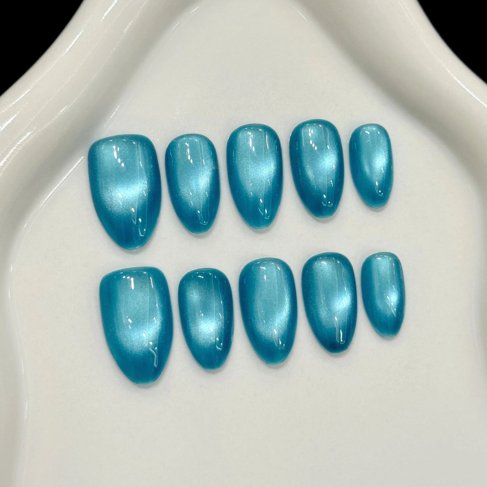 Reusable almond press-on nails set